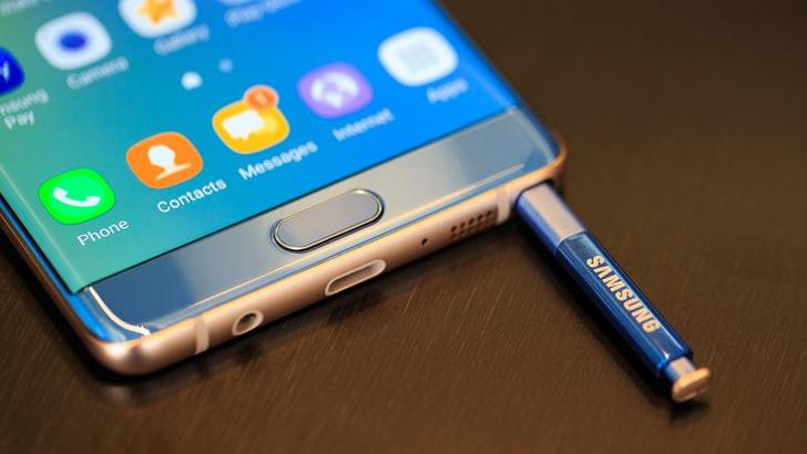 AQShda samolyotga Samsung Galaxy Note 7 olib chiqqan yo‘lovchilar yirik jarimaga tortiladi