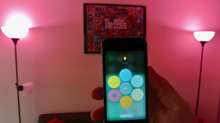 Sylvania Smart Multicolor A19 – Siri орқали бошқариладиган лампа