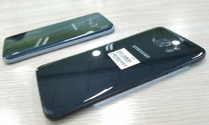 Qora rangli yaltiroq Galaxy S7: ilk tasvirlar