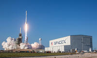 SpaceX тарихда илк бор 1 ракетани 2 марта фазога учиришга эришди