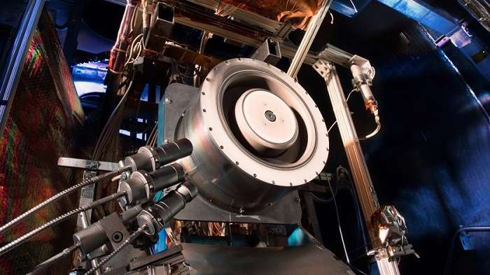 НАСА учун ғаройиб двигатель намойиш қилинди