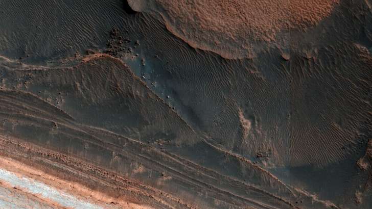 Марс сайёрасида муз блоклари қаердан пайдо бўлди?