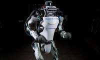ВИДЕО: Atlas роботининг ақл бовар қилмас трюкларини томоша қилинг!
