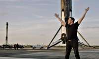 «Вау, ишлаб кетди!»: Илон Маск космос орқали илк твитни жўнатди