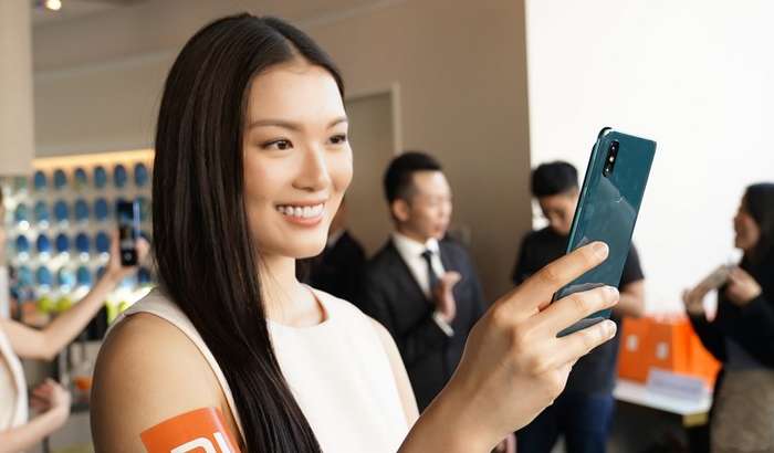Xiaomi yana ikkita smartfoni kamerasini Mi Mix 3 darajasigacha kuchaytiryapti!