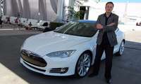 Tesla раҳбари Илон Маск бир кунда 16,5 млрд долларидан айрилди!