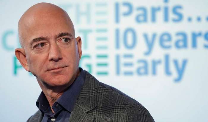 Amazon bosh direktori Jeff Bezos bu lavozimidan ketadi