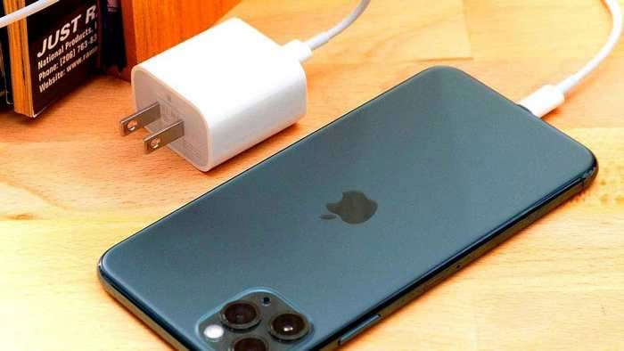 Бўлар экан: iPhone 12 харидори судда Apple’ни мағлуб қилди!