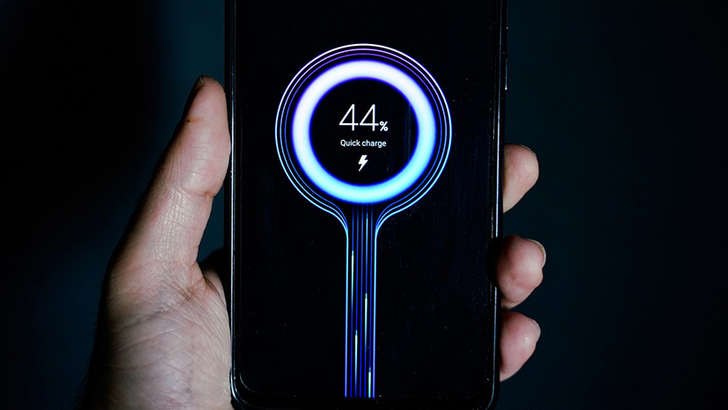 Рекорд янгиланади: Realme GT Neo5 энг тез қувватланадиган смартфонга айланиши кутилмоқда