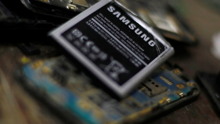 Eski Samsung smartfonlari batareyasida jiddiy muammo kuzatilmoqda