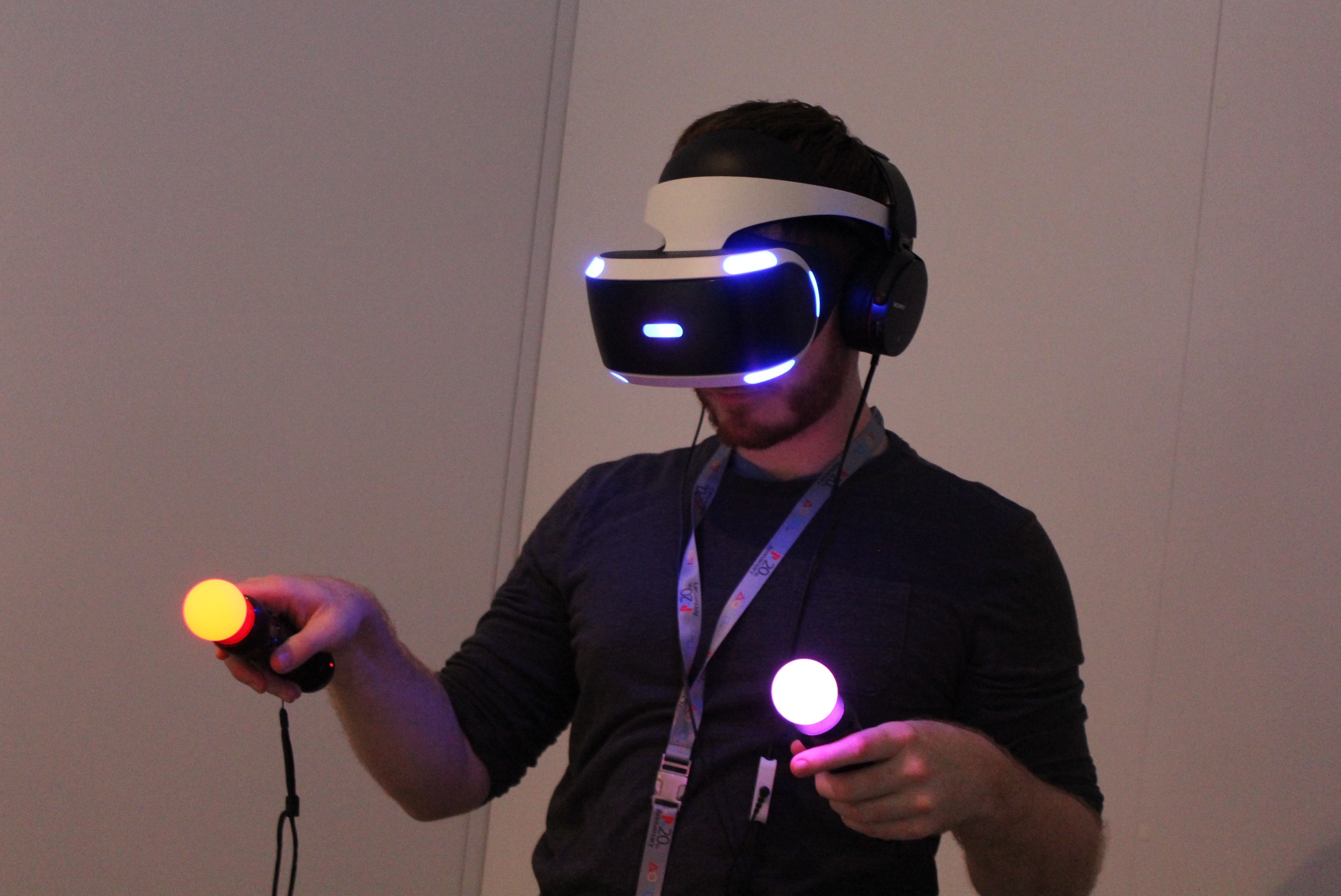 Get vr. PLAYSTATION VR. PS VR В темноте. Регулировка для головы PS VR. PS VR прикол ребенок апа.
